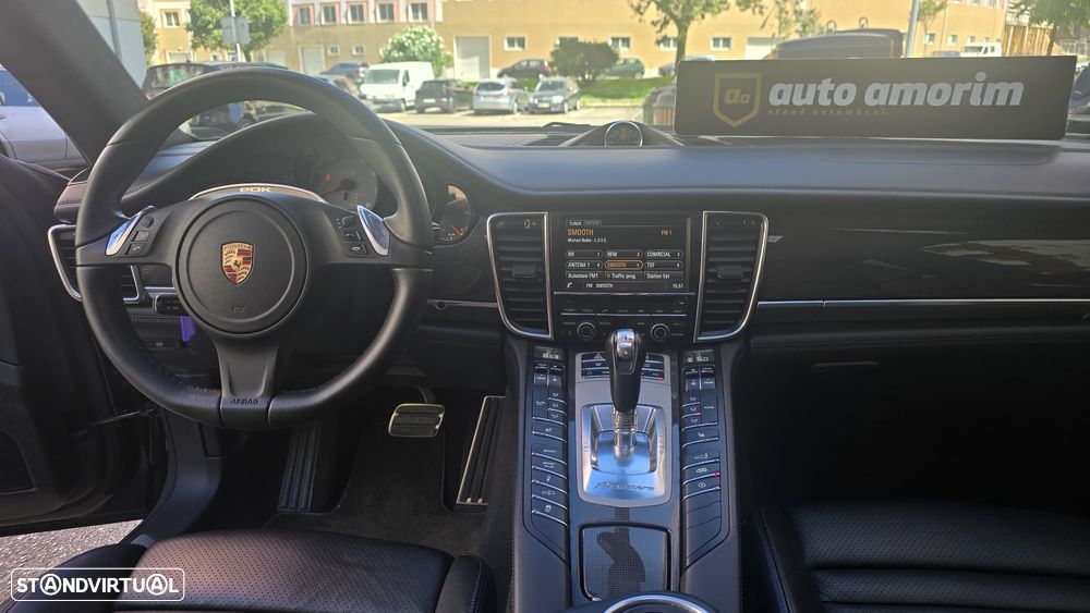 Porsche Panamera GTS PDK - 22
