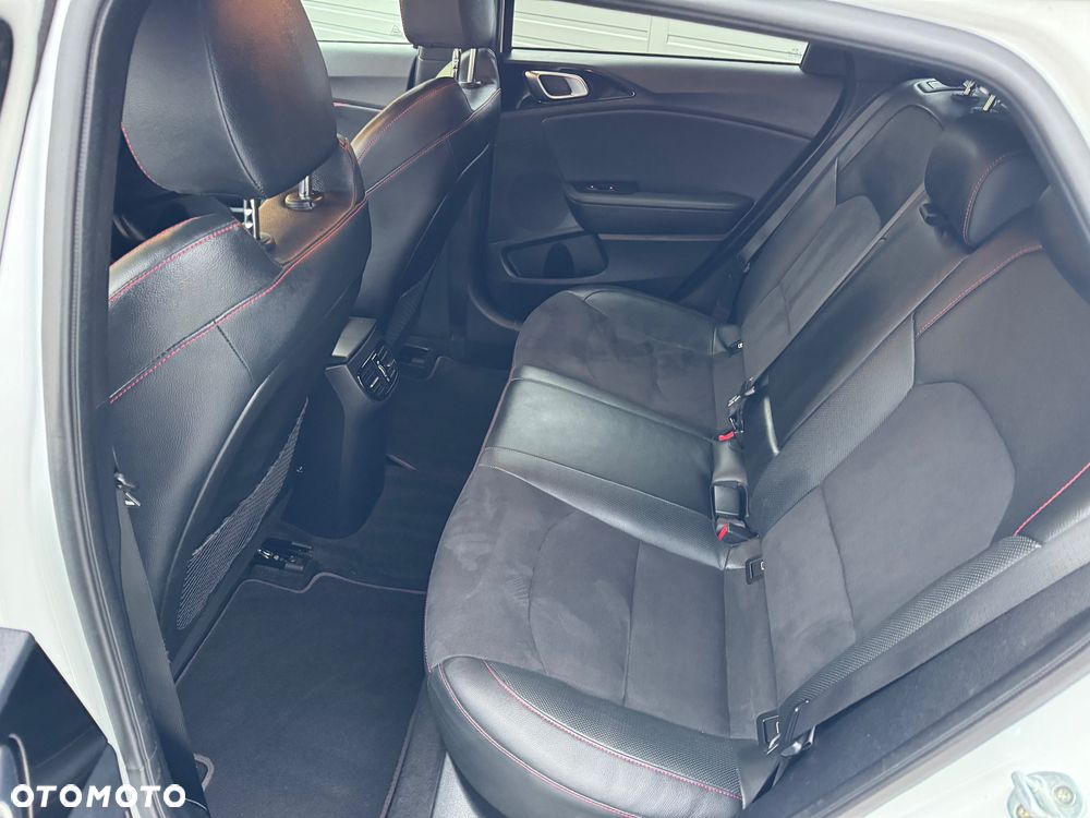 Kia ProCeed 1.6 T-GDI GT - 27