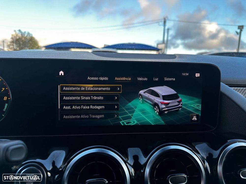 Mercedes-Benz GLA 250 e AMG Line - 32