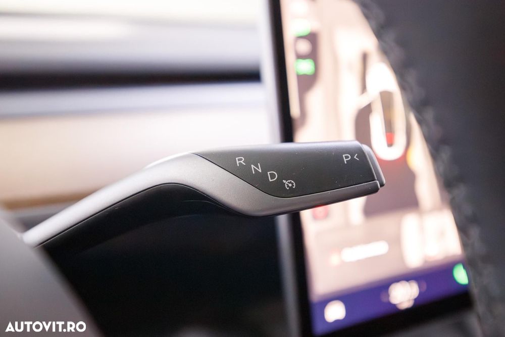 Tesla Model Y Long Range Dual Motor AWD - 20