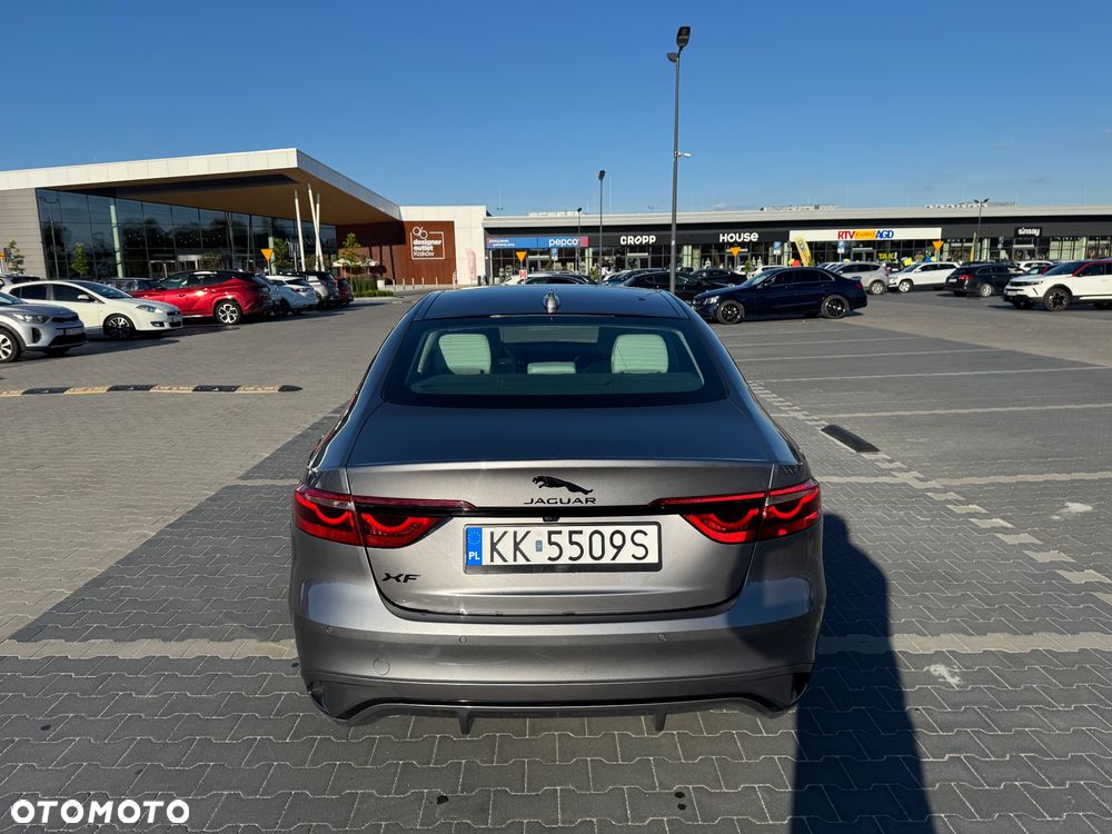Jaguar XF 2.0 P250 R-Dynamic Black - 8
