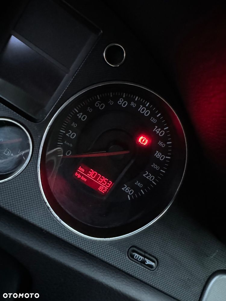 Volkswagen Passat - 11