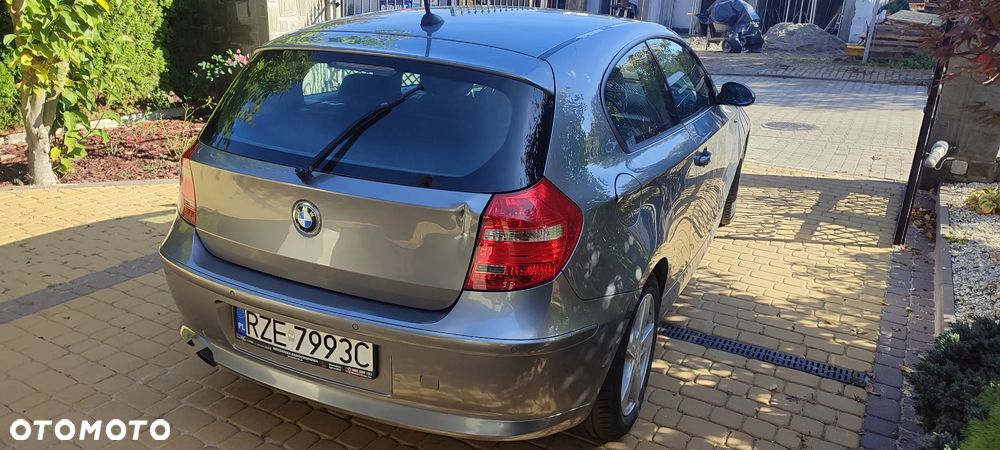 BMW Seria 1 2008 photo 3