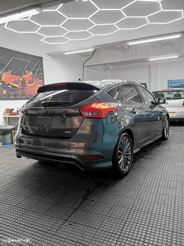 Ford Focus 1.0 EcoBoost ST-Line - 2