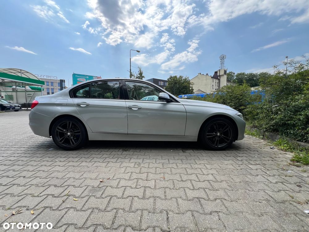 BMW Seria 3 328i Modern Line - 6