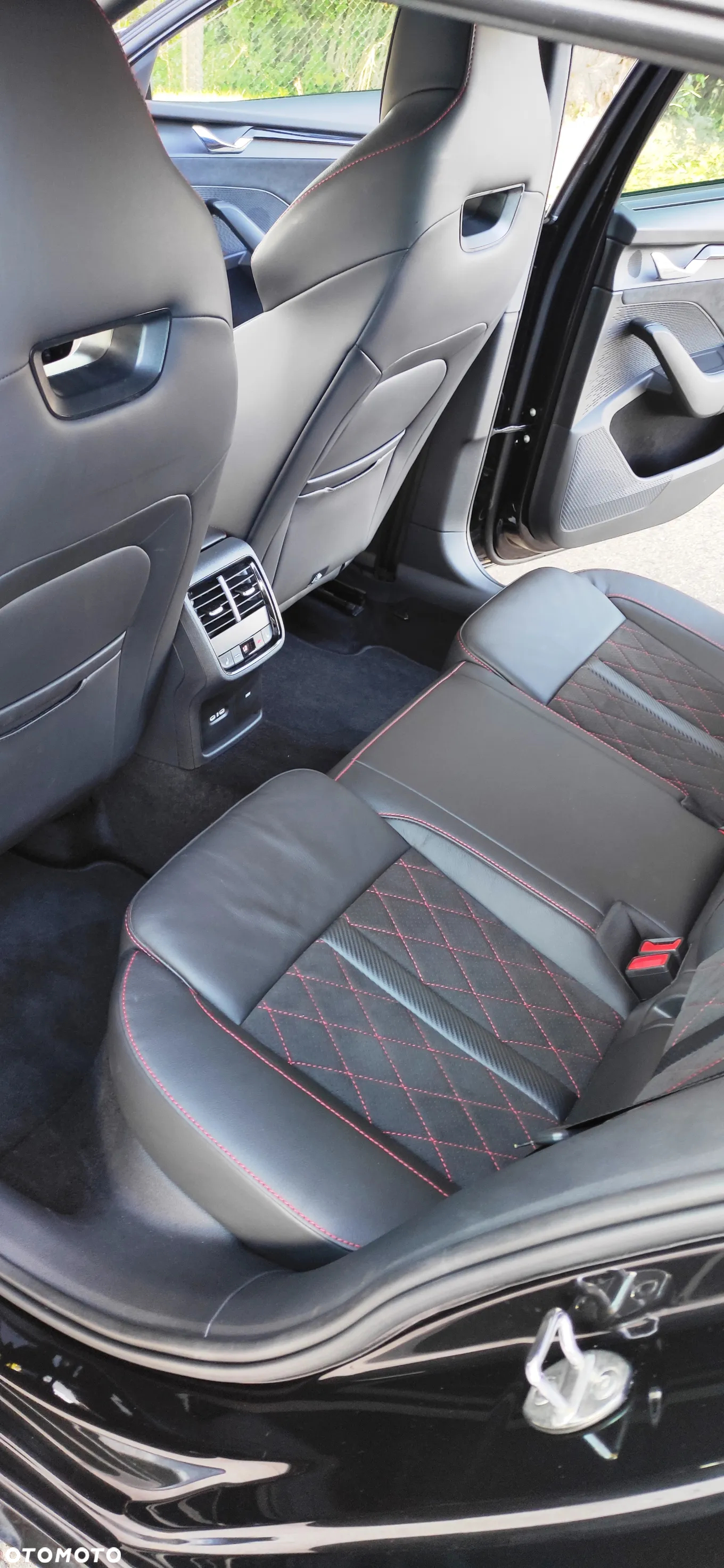 Skoda Octavia 2.0 TDI DSG RS Plus - 21