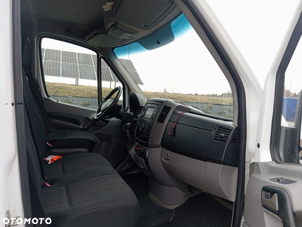 Mercedes-Benz Sprinter - 11