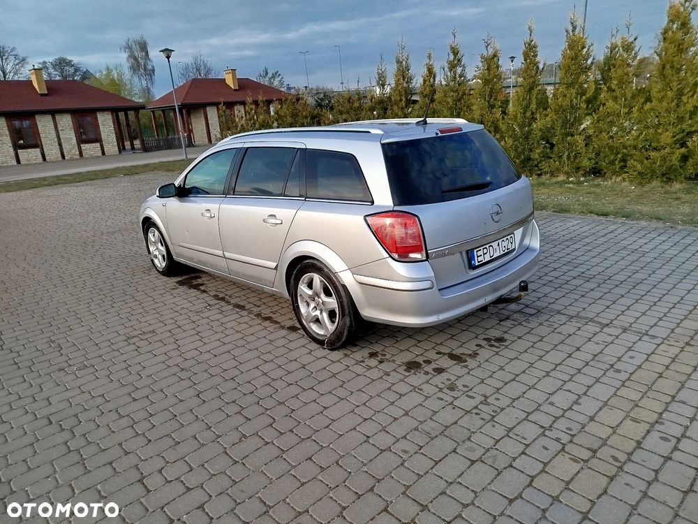 Opel Astra 1.9 CDTI Cosmo - 4
