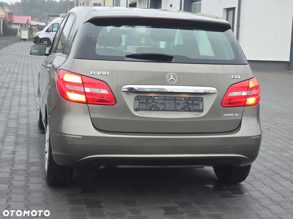 Mercedes-Benz Klasa B 180 d BlueEFFICIENCY Edition Style - 22