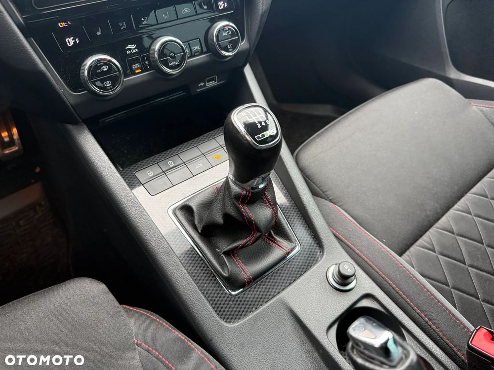 Skoda Octavia 2.0 TSI RS 230 - 33