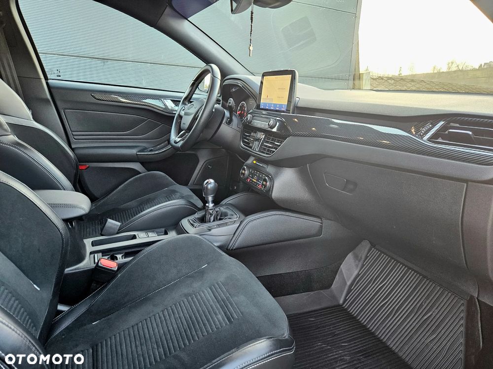 Ford Focus 2.3 EcoBoost S&S ST Edition - 38