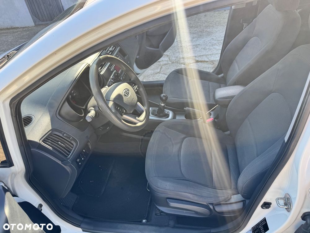 Kia Rio - 9
