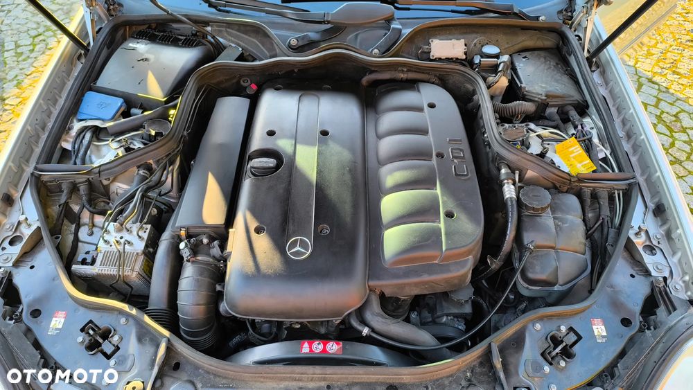 Mercedes-Benz Klasa E 320 CDI T Avantgarde - 8