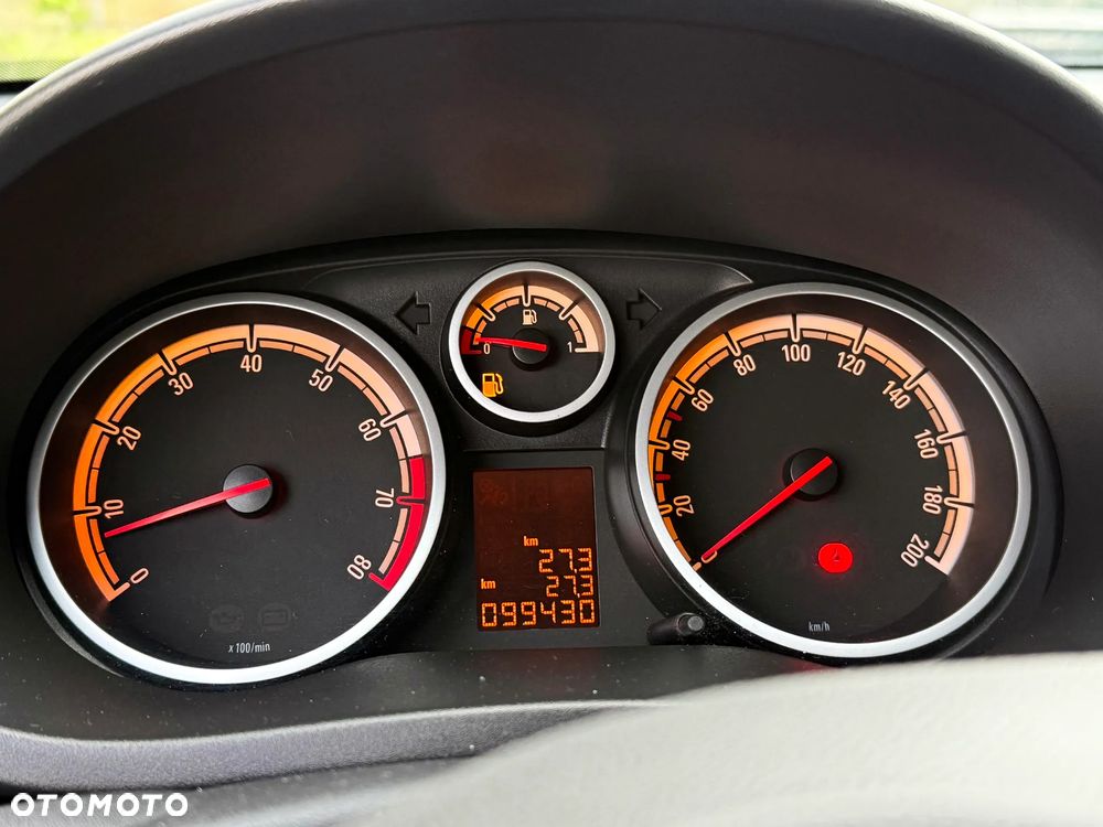 Opel Corsa 1.4 16V 150 Jahre - 8