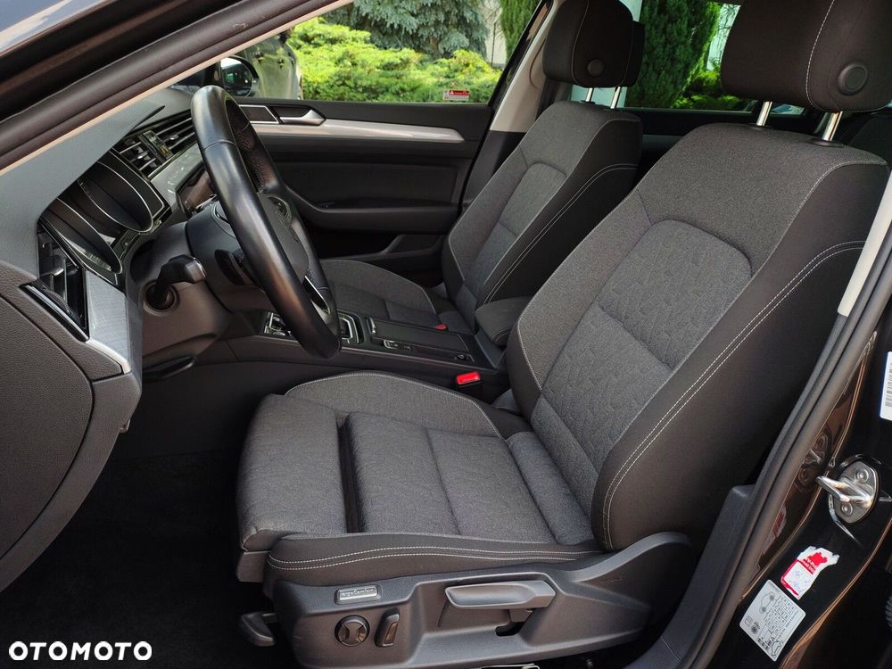 Volkswagen Passat - 13
