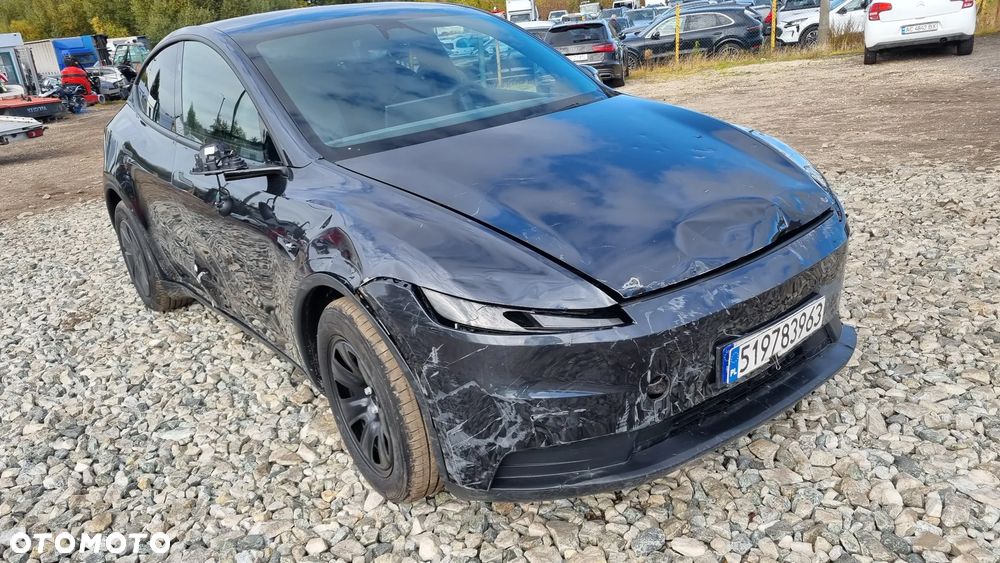 Tesla Model Y Standard - 16