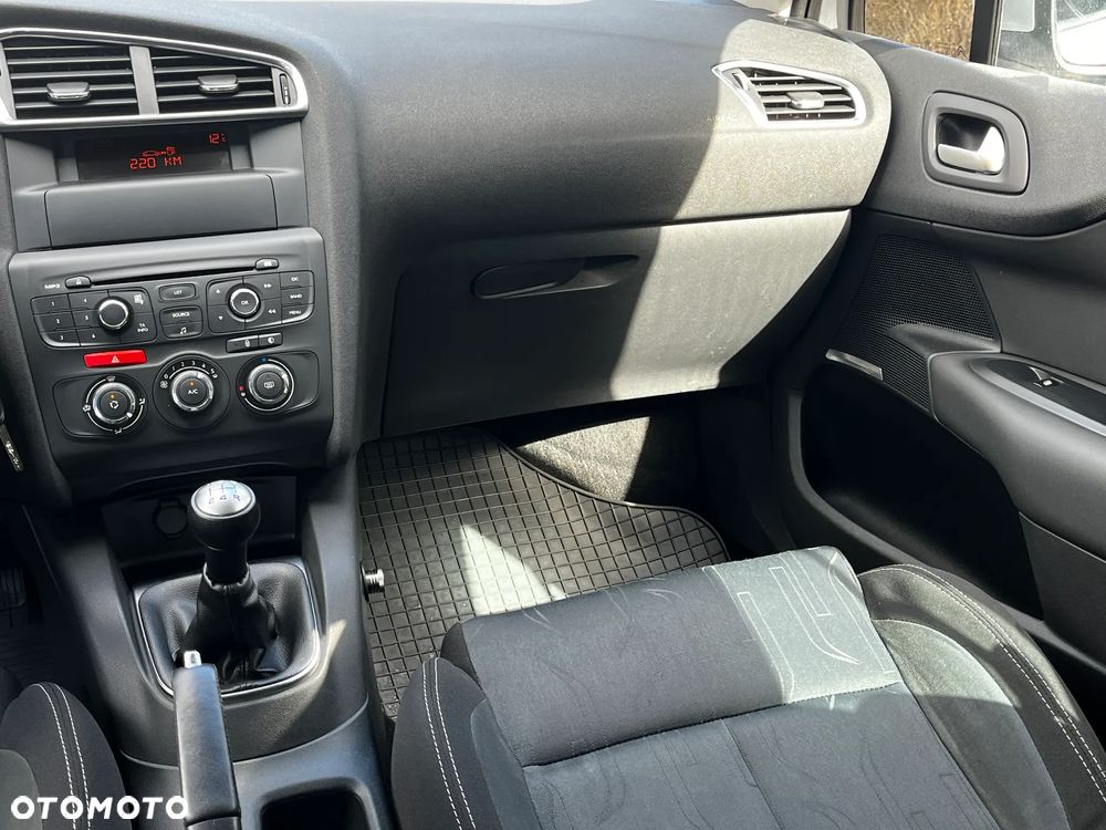 Citroën C4 1.6 VTi SX - 19