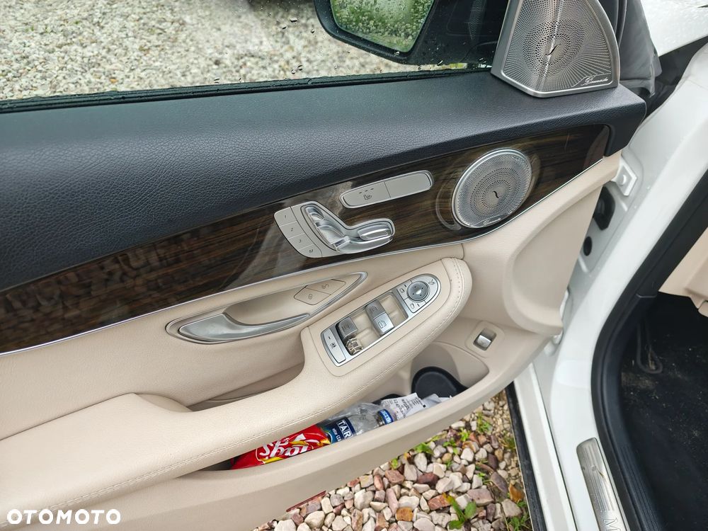 Mercedes-Benz Klasa C 300 9G-TRONIC - 10