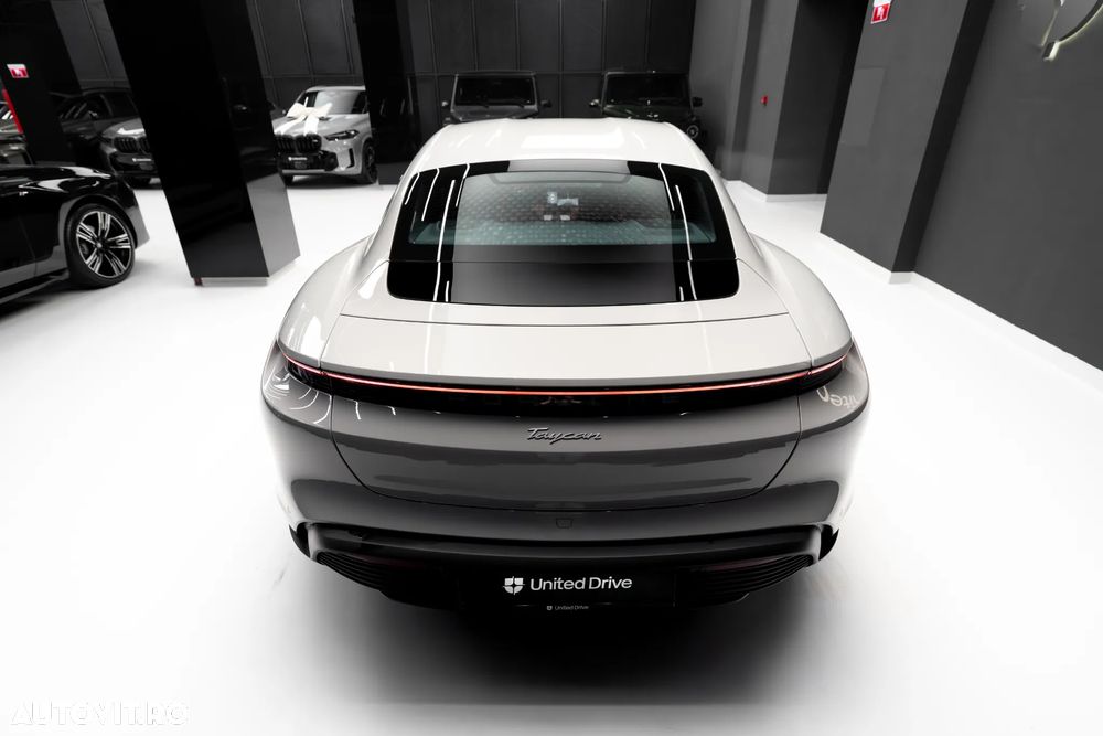 Porsche Taycan Standard - 7