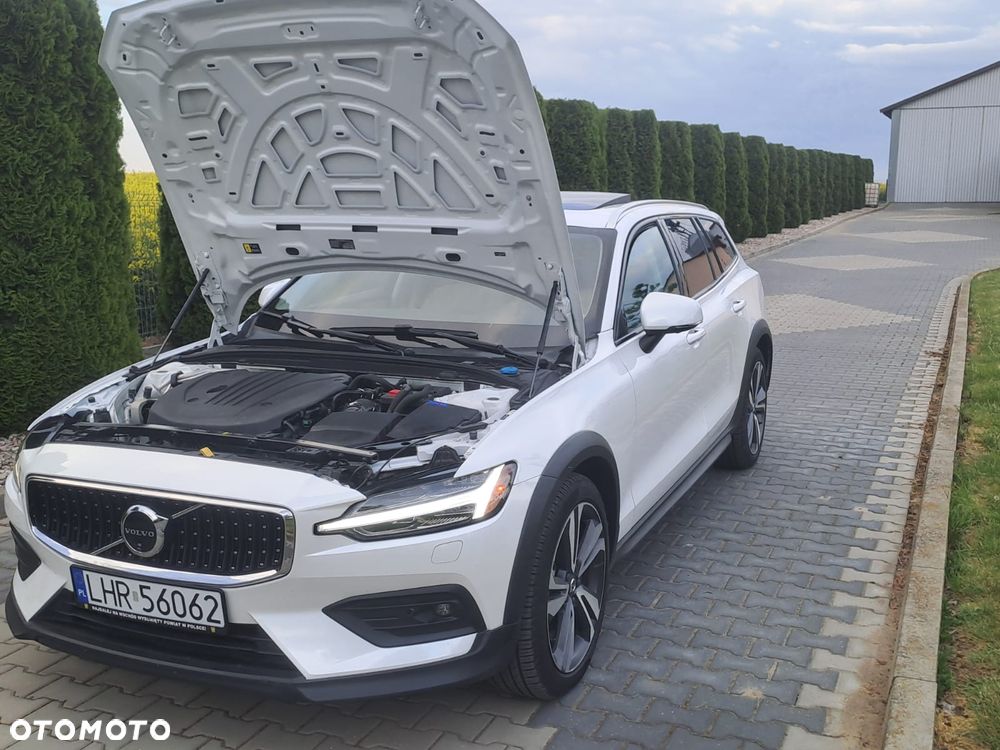 Volvo V60 Cross Country - 11