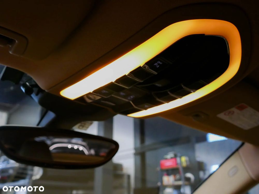 Porsche Panamera 4S PDK - 25