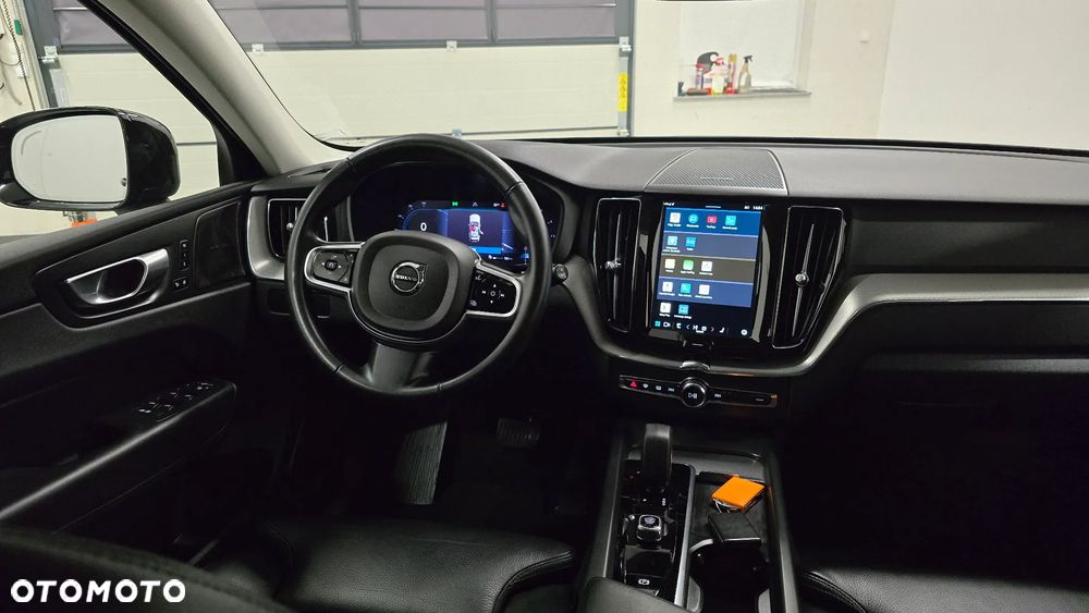 Volvo XC 60 B4 D Plus Dark - 17