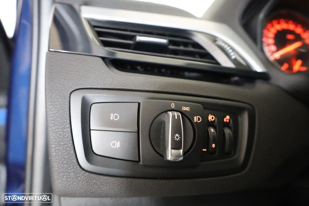 BMW X1 18 d sDrive Auto Advantage - 30