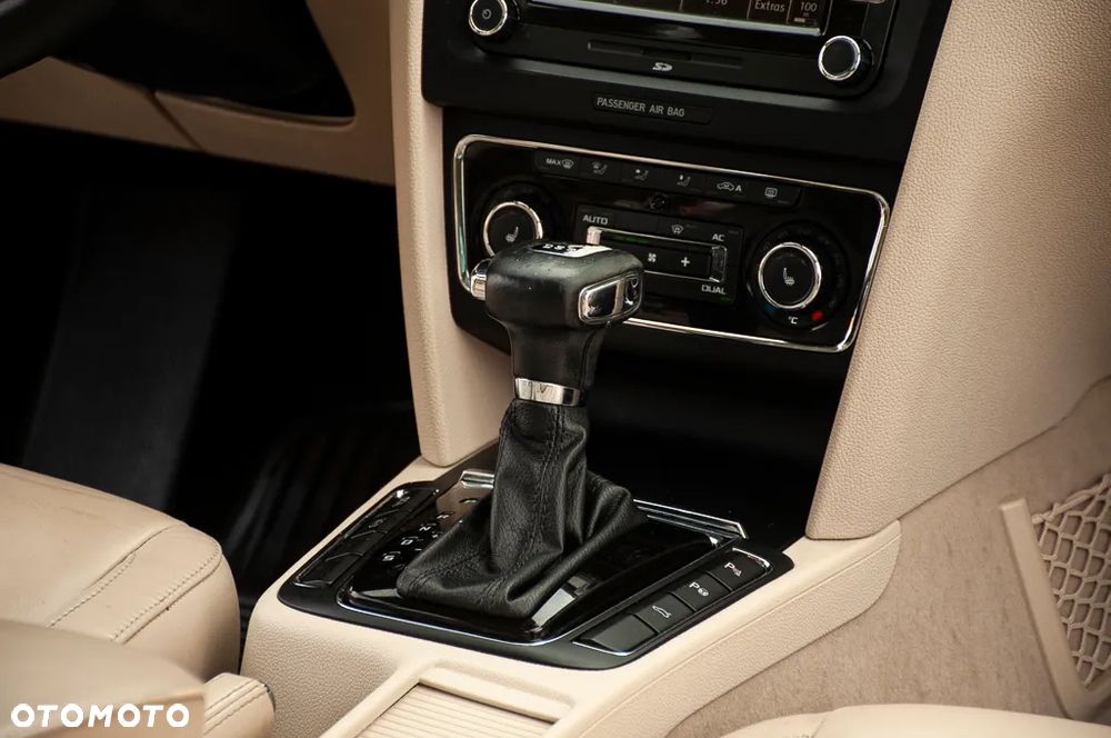 Skoda Superb 2.0 TDI DSG Exclusive - 22