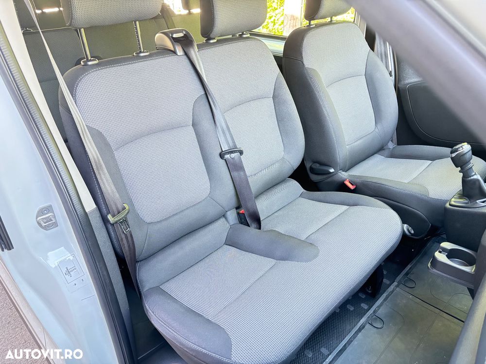 Renault Trafic 2.0 Blue dCi 120 Combi L2H1 8+1 locuri Authentique - 12