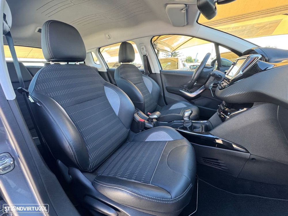 Peugeot 2008 1.2 PureTech Allure - 28