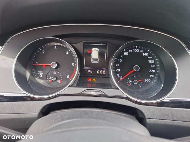 Volkswagen Passat 2.0 TDI SCR DSG Elegance - 10