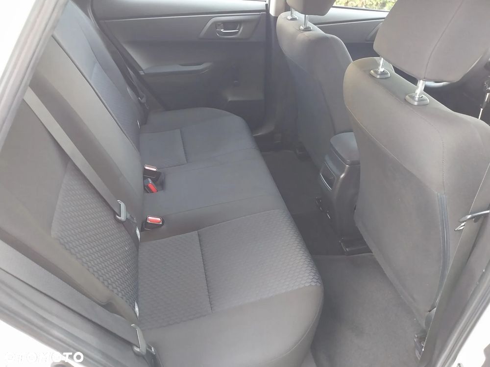 Toyota Auris 1.33 Dual-VVT-i Cool - 20