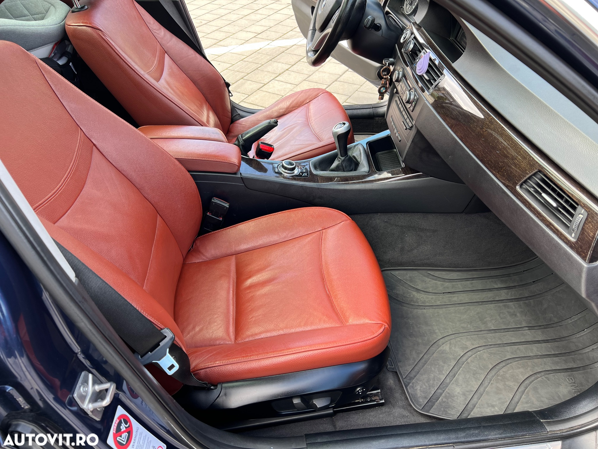 BMW Seria 3 320d xDrive - 13