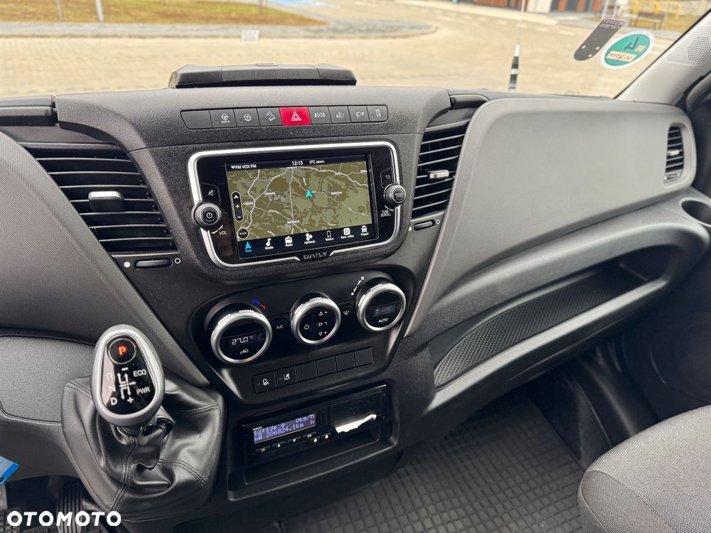 Iveco Daily 2023r Hi-Matic‼️70C21H‼️Winda Bar 1000KG // Plandeka 15 Palet Firanka‼️Spanie z tyłu Spojtrak XL Poduszki Pneumatyczne Wysokość rampowa Full LED Tempomat Salon Polska DMC7200KG Faktura Vat 23% TwinCab - 19