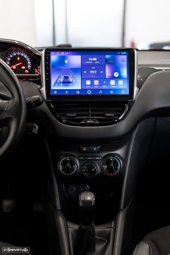 Peugeot 208 1.2 VTi SE Style - 20