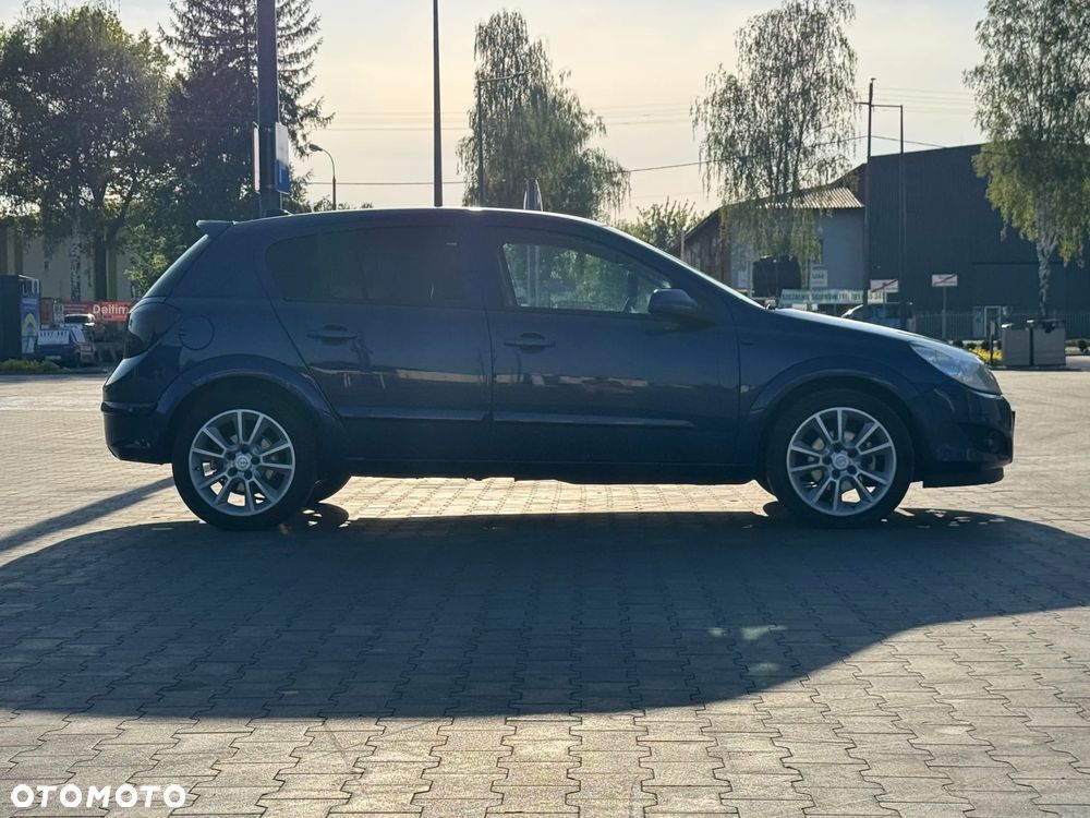 Opel Astra 1.6 Enjoy - 9