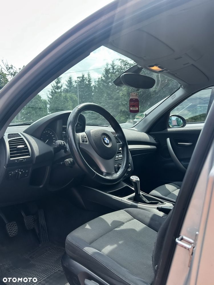 BMW Seria 1 116i - 11