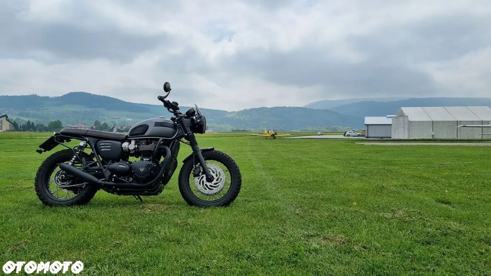 Triumph Bonneville - 13