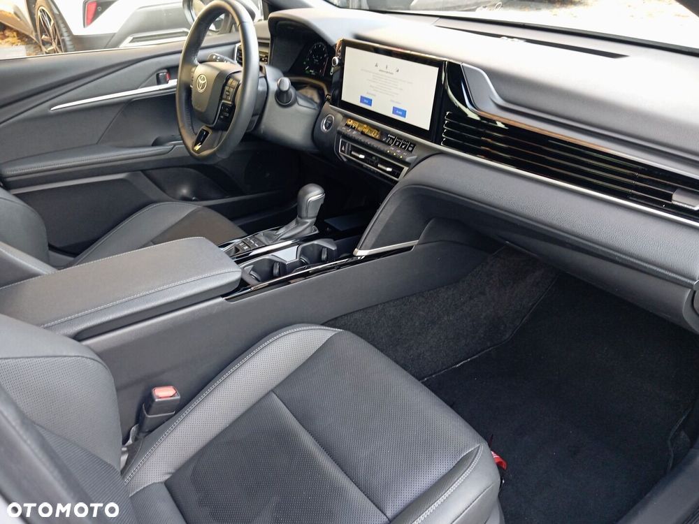 Toyota Camry 2025