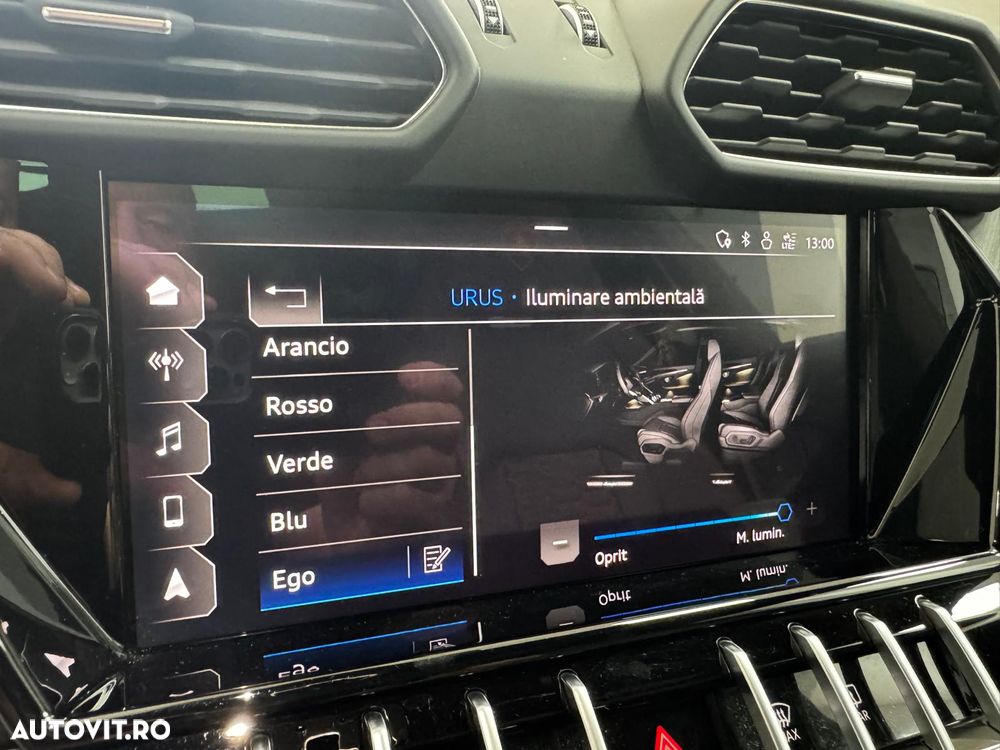 Lamborghini URUS Standard - 12