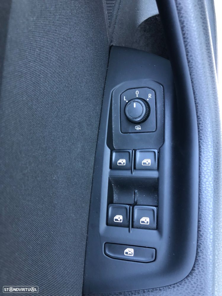 VW Passat Variant 2.0 TDI Business DSG - 40