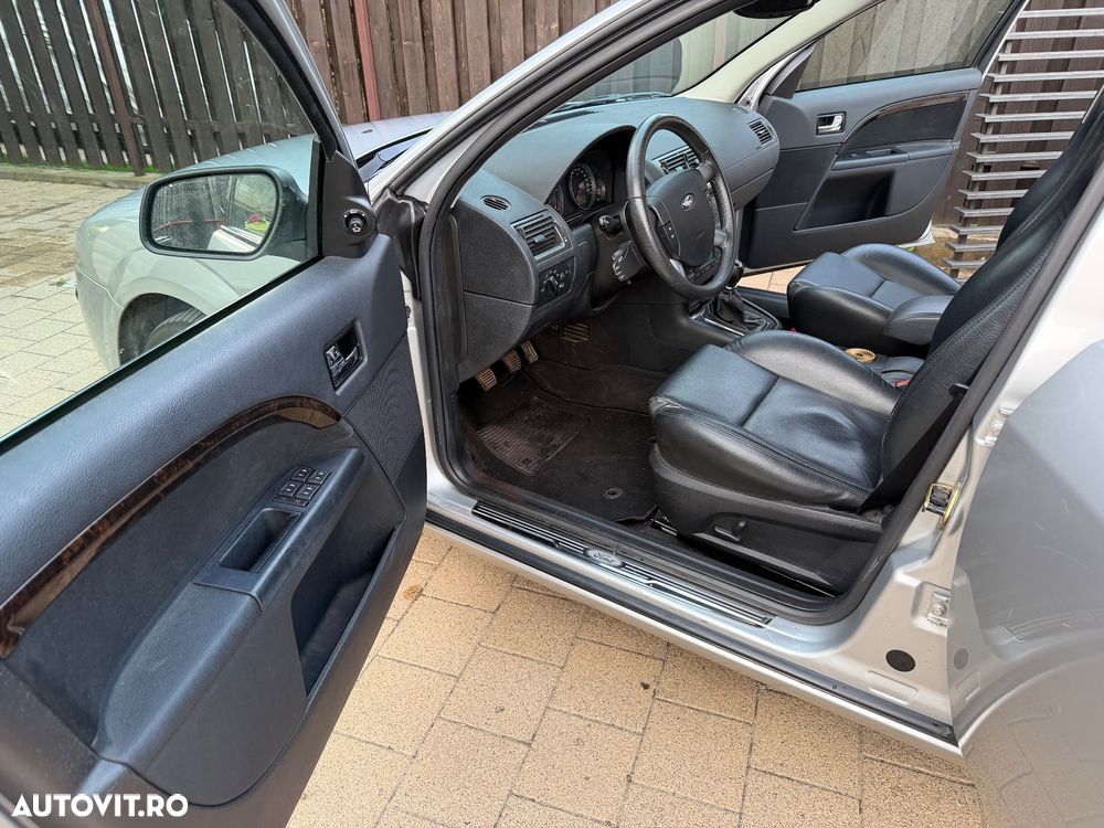 Ford Mondeo 2.0 TDCI DPF Ghia - 4