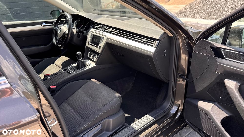 Volkswagen Passat 1.8 TSI BMT Comfortline - 9