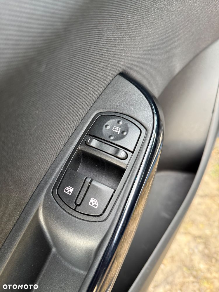 Opel Corsa 1.4 T Color Edition S&S - 9