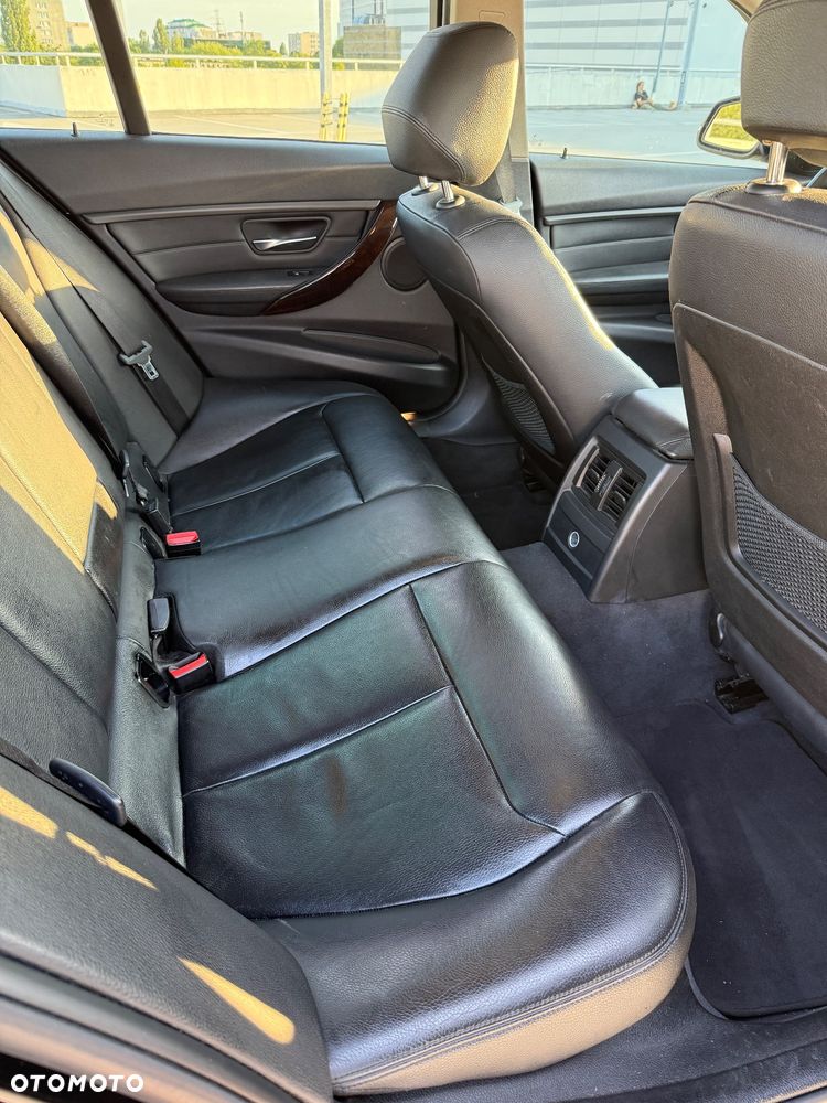 BMW Seria 3 328i - 9