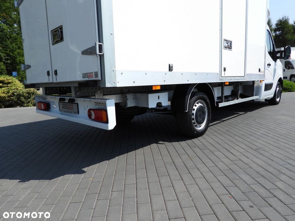 Renault MASTER KONTENER 8 PALET TEMPOMAT LEDY KLIMATYZACJA  165KM - 23