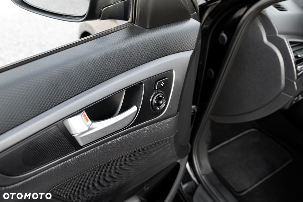 Hyundai Veloster 1.6 Turbo Premium - 18