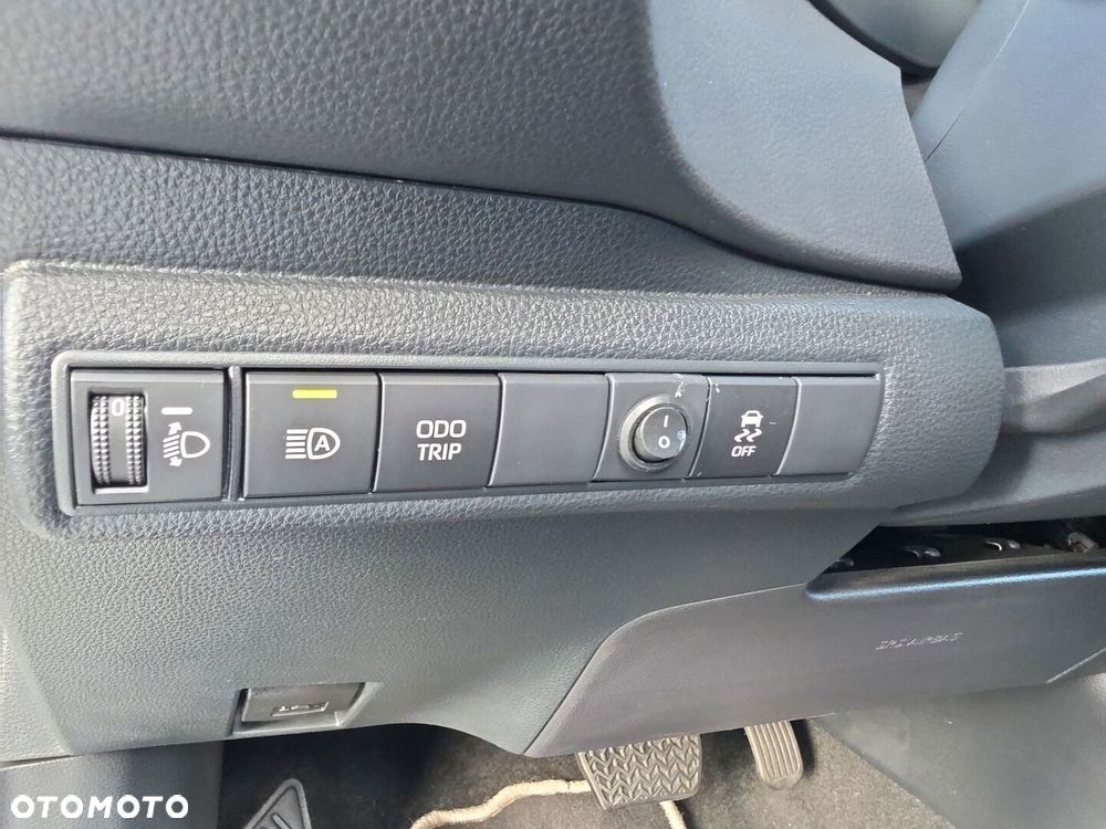 Toyota Corolla 1.8 Hybrid Comfort - 18