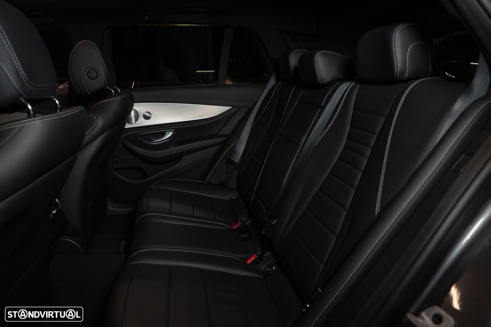 Mercedes-Benz E 300 e AMG Line - 26