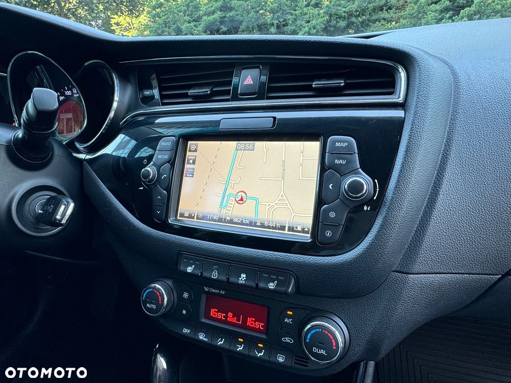 Kia Ceed 1.6 CRDi 136 ISG Dream-Team Edition - 32